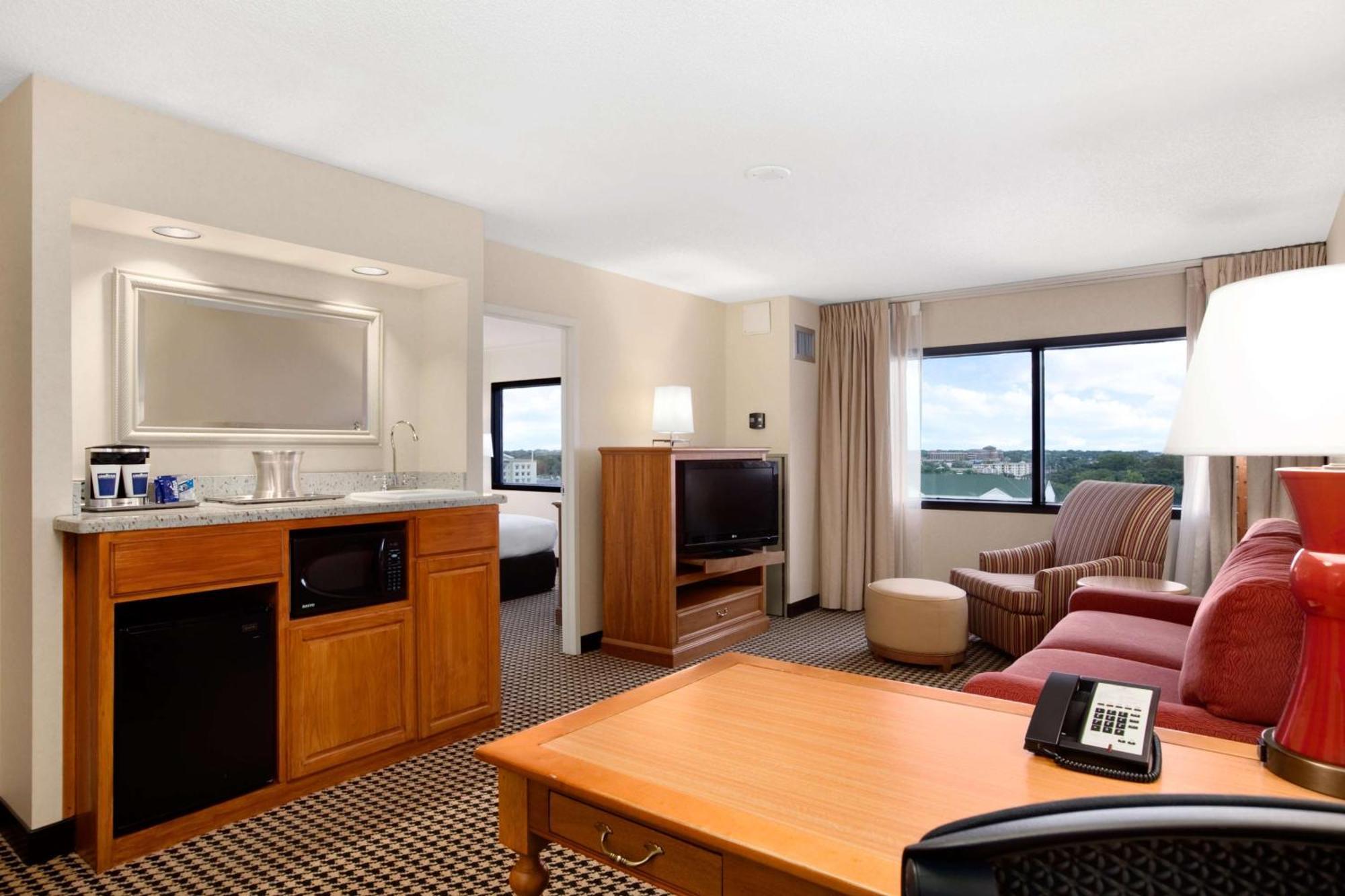 Hilton Suites Chicago/Oakbrook Terrace Zewnętrze zdjęcie